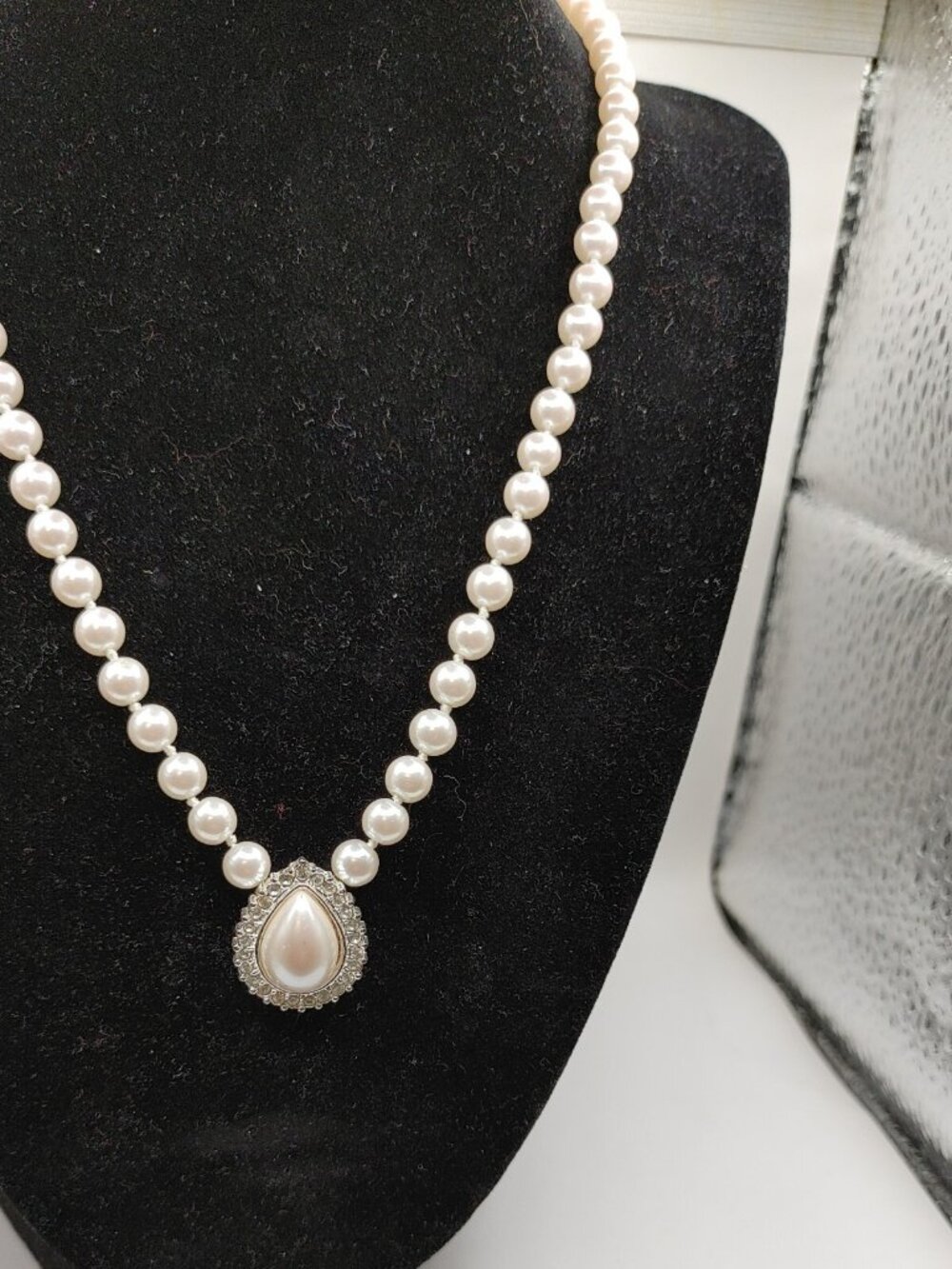 Necklace FAUX  Pearl And CLEAR  Rhinestone Pendant